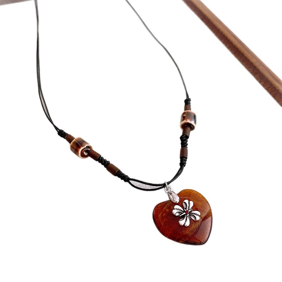 Bohemian Heart Pendant Necklace Vintage Ethnic Style Versatile Jewelry Women High-End