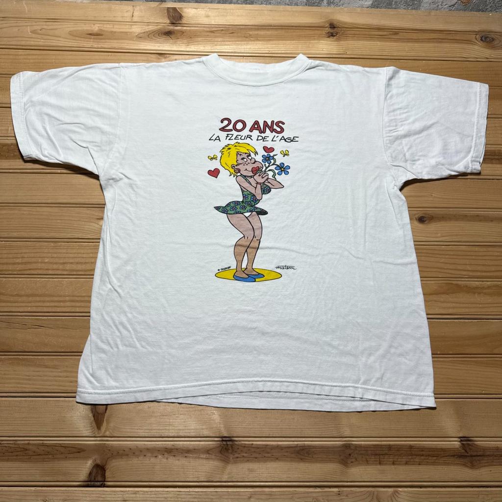 Vintage 90s 20 Ans La Fleur De L'Age French Cartoon Girl Graphic T-Shirt - XL Unisex T-Shirt