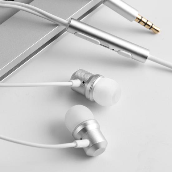 In-ear Wired Earphone Metal Magnetic Subwoofer Mic Volume Control Gaming Headset