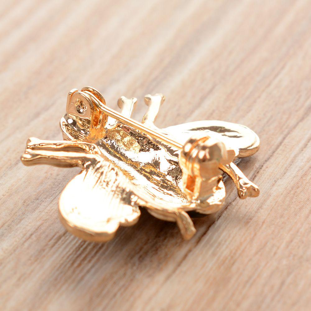 Женская брошь в виде пчелы