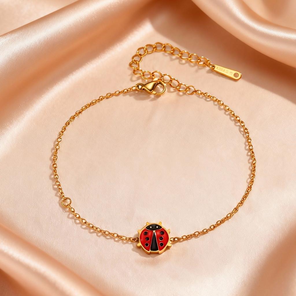 Cute Red Ladybug Charm Bracelets for Women Girls, Stainless Steel Animal Pendant Bracelets, Fashion Jewelry for Party Gift
