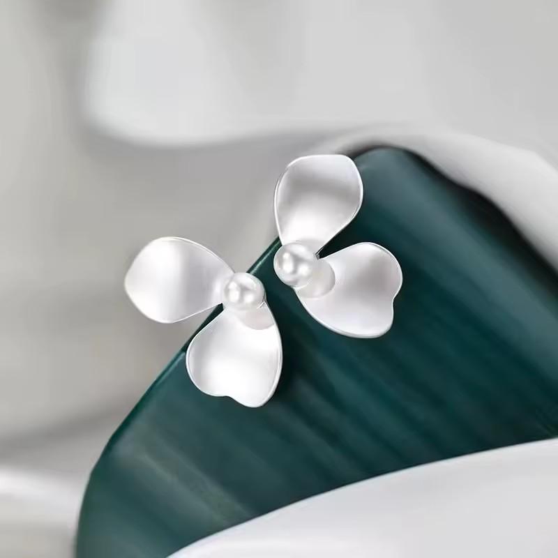 VENTFILLE 925 Sterling Silver Vintage Earrings For Women Simple Flower Pearl Earring Jewelry Prevent Allergy Gift Wholesale