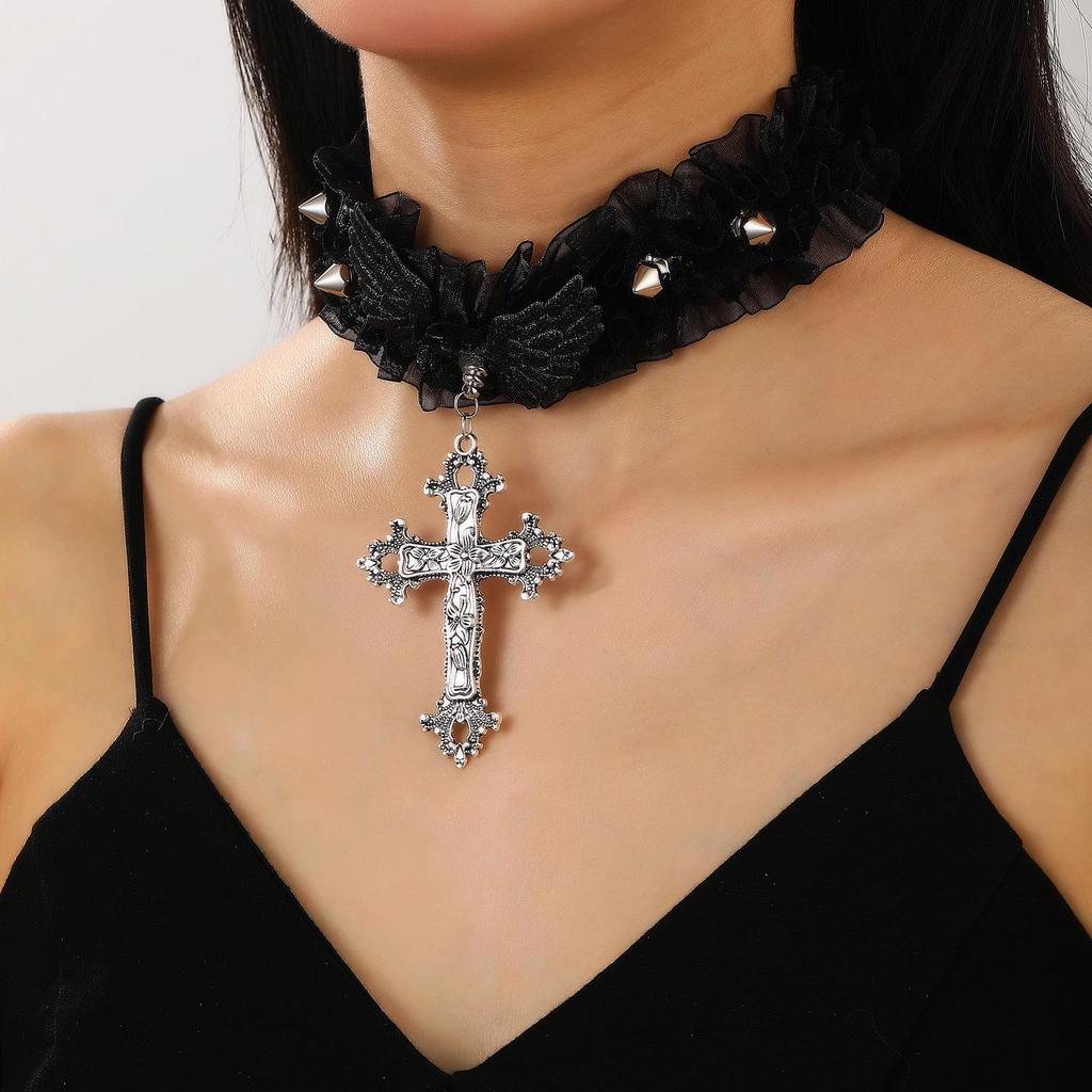 Punk Rivet Cross Clavicle Chain Choker Necklace for Men & Women