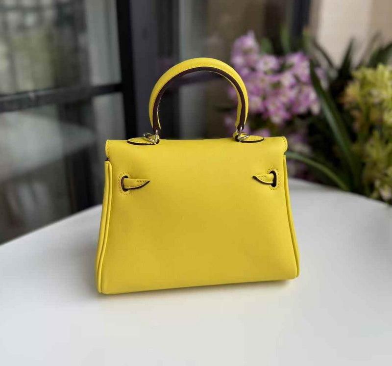 New Genuine Leather Women's Bag Head Layer Leather SWIFT Leather 2025cm Bear Style Women's Bag Cross Border
