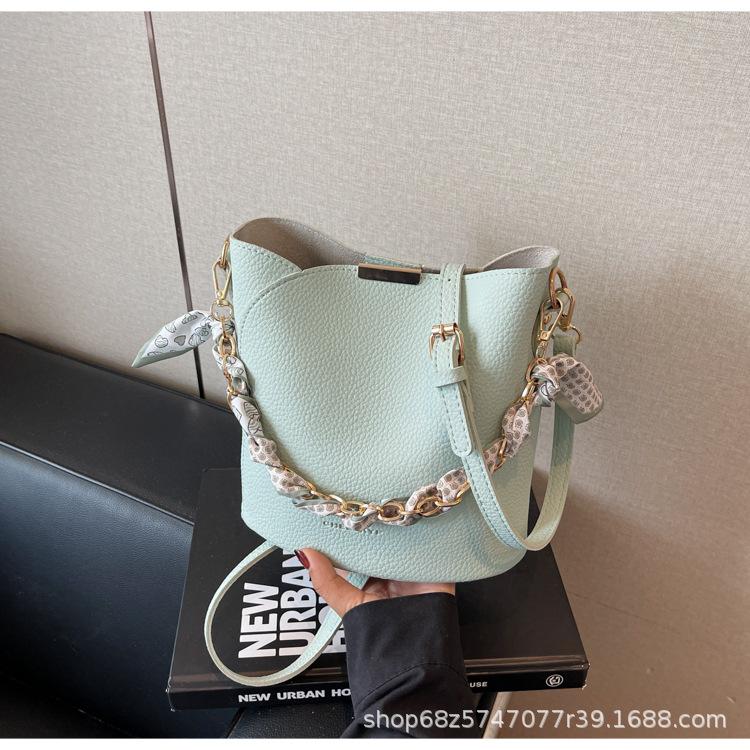 Retro Lychee Pattern Hand-held Bucket Bag Women's 2025 Spring and Summer New Trendy Fashion Versatile Simple Shoulder Crossbody Bag