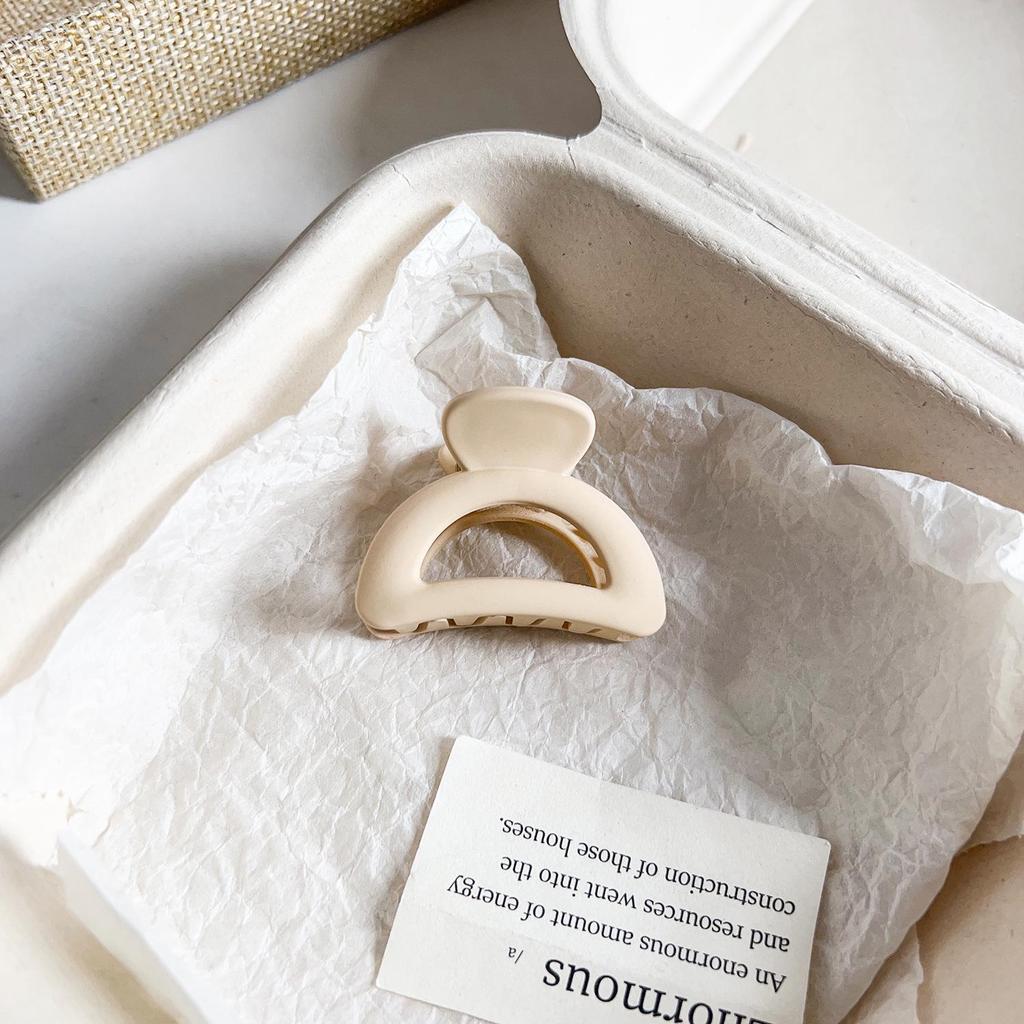 Универсальная заколка для волос в виде акулы с матовым цветочным узором для хвостиков и полузавязанных причесок