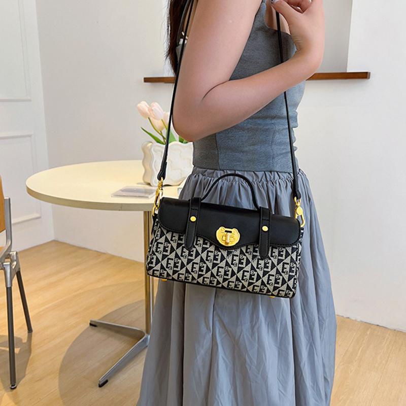 2024 Новая высококачественная сумка-подушка в стиле ретро, ​​нишевый дизайн, модный темперамент, женская сумка через плечо на одно плечо для поездок на работу