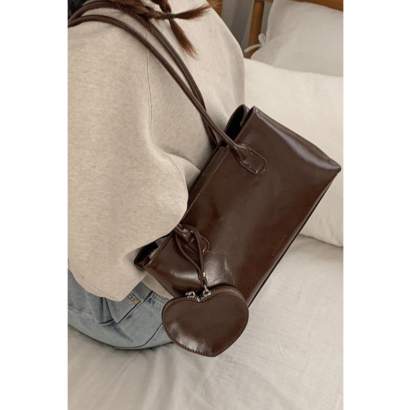 Niche Texture Hand-held Red Bag Women's 2025 New Fashion Commuter Underarm Bag Large-capacity Shoulder Tote Bag