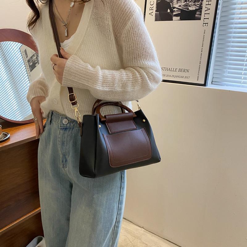 Текстурная контрастная цветная портативная маленькая сумка женская 2025 новая весенняя повседневная сумка-саквояж Бостон модная сумка на плечо интернет-знаменитости