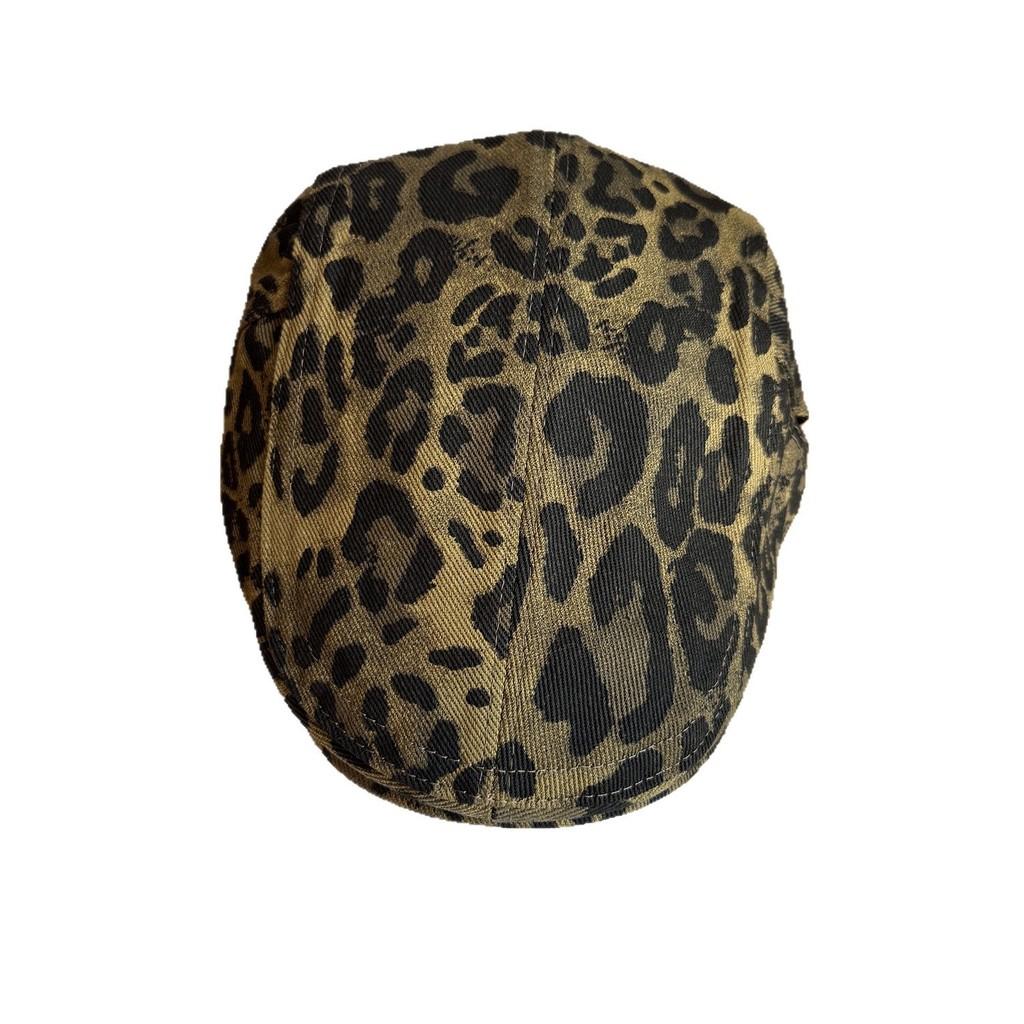 Leopard Trendy Retro Print Flat Cap Windproof Warm Travel Features Looks Casual
