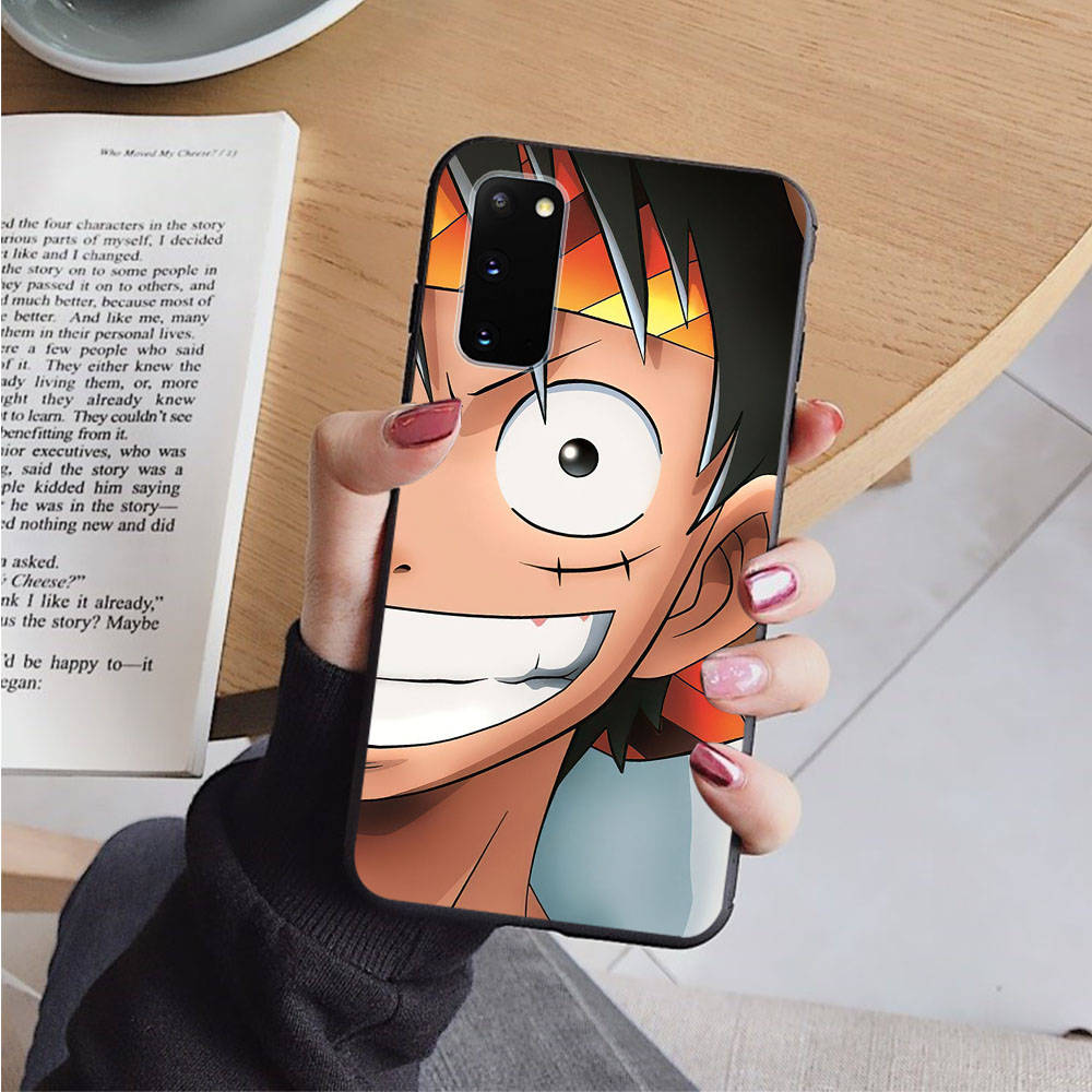AD62 One Piece Луффи Черный Чехол для iPhone 16 15 Plus 14 13 12 11 Pro 8 7 6S SE 5S X XR XS Max Realme C30 C33 C31 9I Huawei Y8P Y9 Мягкий Чехол