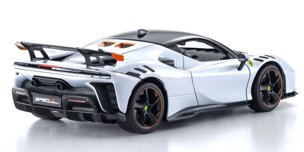Масштабная модель Ferrari SF90 XX Stradale от Bburago, готовая модель 1/18 (белый) 18-16020 Вт
