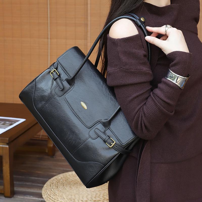 Ladies cowhide shoulder bag luxurious designer style large capacity trendy style available in multiple colors shopping commuting