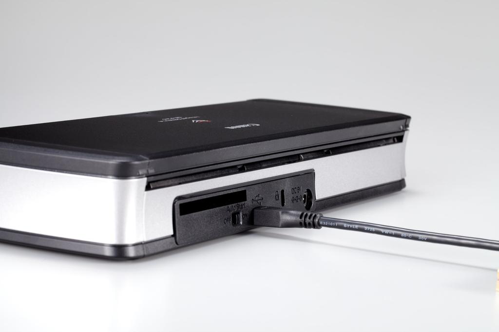 Canon imageFORMULA A4 совместимый CIS 20 листов бумаги питание от USB шины компактная модель DR-P215 сенсор, подача, привод, совместимость с USB3.0,