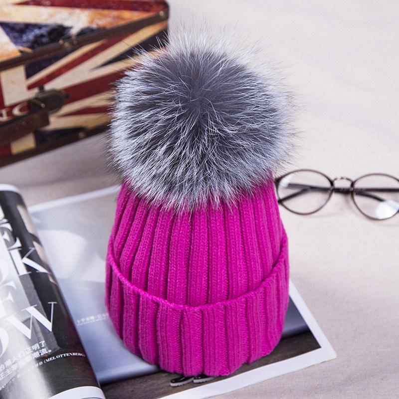 Thicken Stripe Girl Pompom Hat Keep Warm Fashion New Outdoor Solid Color Fake Fur Casual Women Beanie Winter Hat