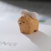 Ручная деревянная резьба Домашние украшения Настольные аксессуары Декор комнаты Статуэтка щенка ручной работы Статуэтка щенка и кости ручной резьбы