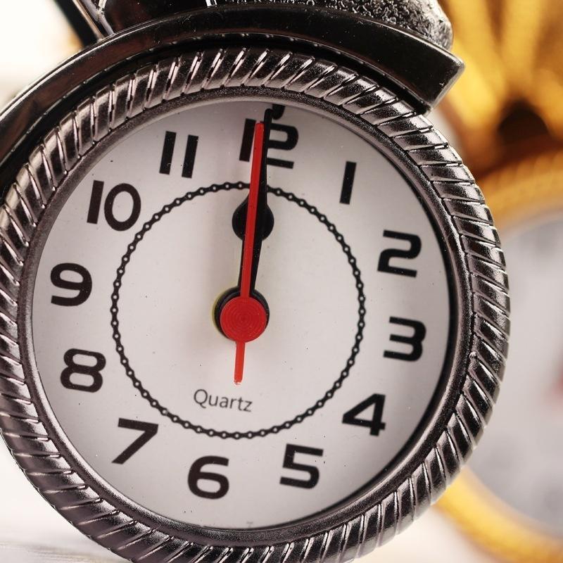 Retro Rickshaw Car Alarm Clock Plastic Desktop Decoration Home Decoration Model Bedside Clock Mechan