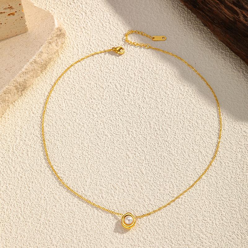 European and American light luxury pearl collarbone chain versatile high-end titanium steel necklace electroplated 18K gold stainless steel necklace