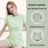 Женский быстросохнущий летний набор для йоги: Легкий, Дышащий, Закрытый Комплект из Двух Частей с Короткими Рукавами и Шортами для Фитнеса и Бега