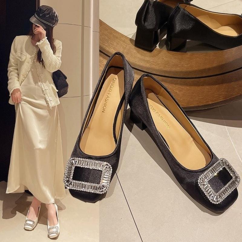 Французская квадратная пуговица Стразы Квадратный носок С мелким вырезом Весенний темперамент Одинарная туфля для женщин Новая обувь женская больших размеров