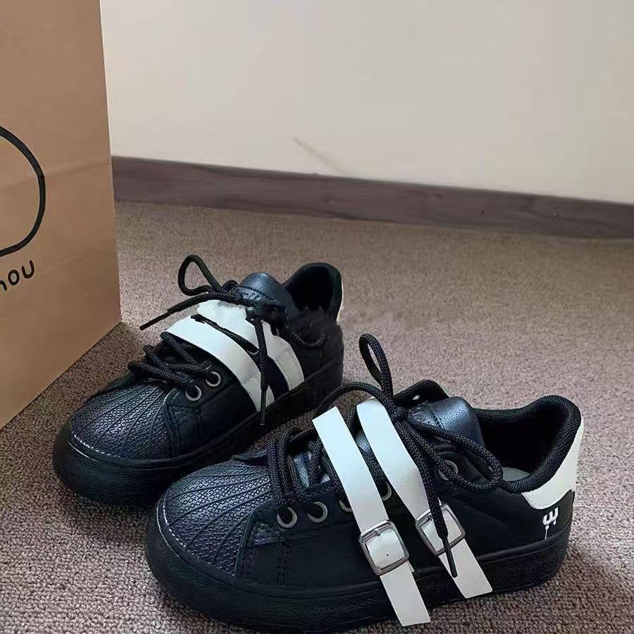 Spring New Belt Buckle Design Sense Versatile Retro Niche High Street Black Shell Dirty Board Shoes