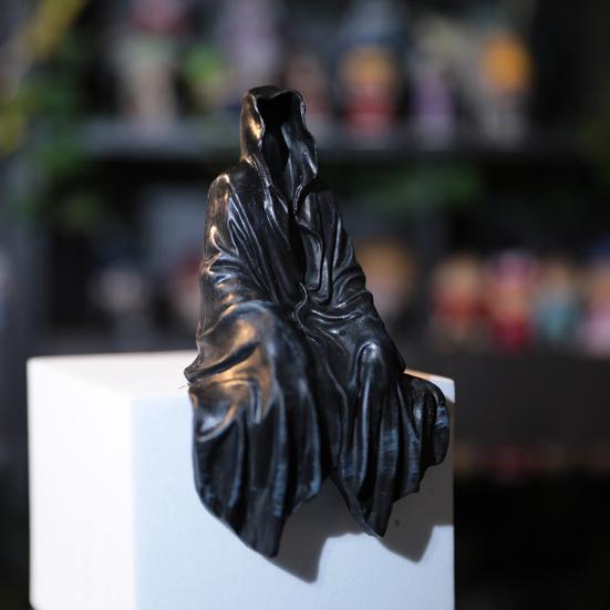 Grim Reaper Figurine Gothic Black Robe Death Resin Statue Sculpture Home Office Desktop Bookshelf Decoration Ornament Halloween Festival Gift