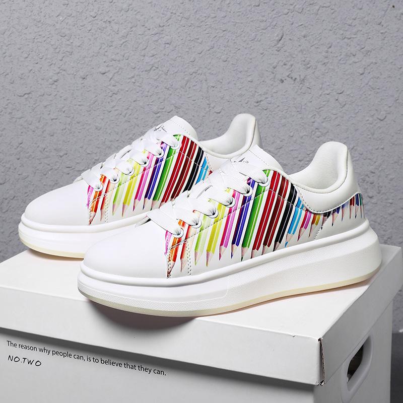 New Shoes for Men Leather Casual Shoes Color Strip Sport Flat Skateboard Shoes Youth Lace-up Sneaker