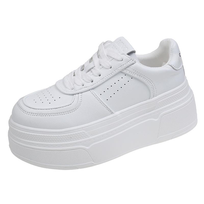 Женские базовые кожаные маленькие белые туфли женские 2024 новые маленькие на толстой подошве увеличивающие рост универсальные низкие туфли для сноуборда