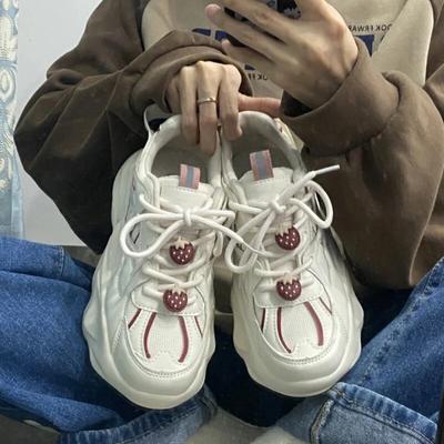 Kawaii клубничная вулканизированная обувь для женщин, новые кроссовки на плоской подошве, корейские модные кроссовки на толстой подошве, женская обувь, теннисные кроссовки