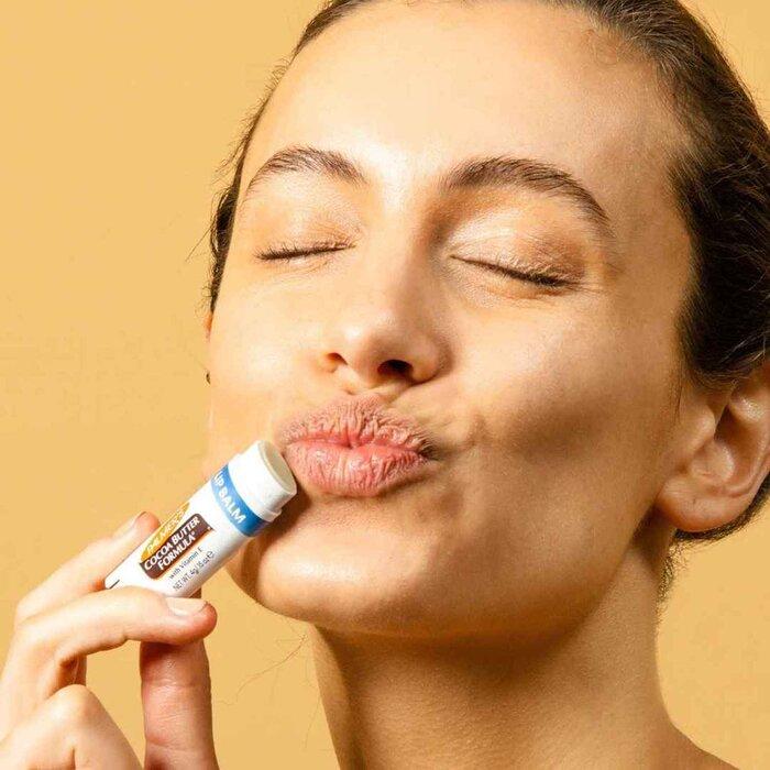 БАЛЬЗАМ ДЛЯ ГУБ С МАСЛОМ КАКАО