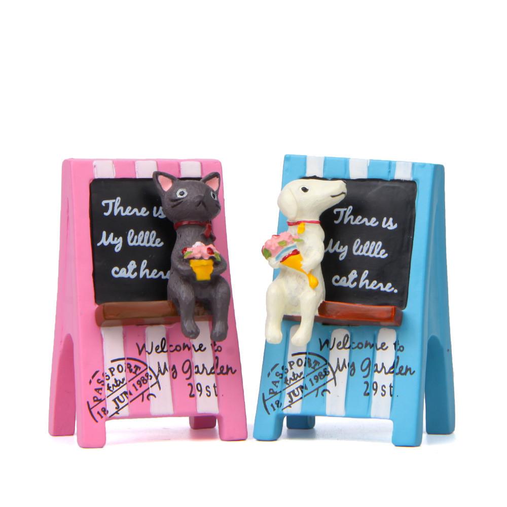 Creative Billboard Letter Holding Flower Cat And Dog Scene Ornament Model