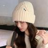 Новая стильная шерстяная шапка для женщин на осень и зиму, теплая шапка с защитой ушей, модная и универсальная, вязаная шапка, подчеркивающая маленькое лицо, шапка с холодным взглядом