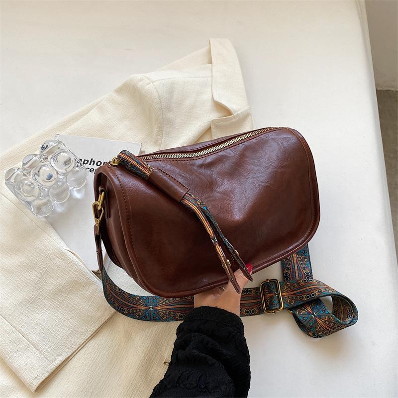 Vintage Shoulder Bag For Women PU Leather Pillow Bag Luxury Style Crossbody Bag Lady Messenger Bag Ladies Tote Purse CLE