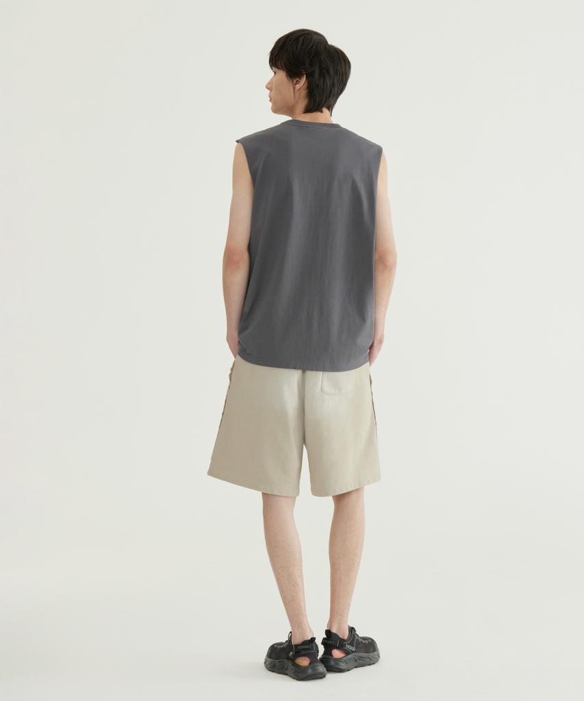 COVERNAT Checkerboard Graphic Sleeveless White