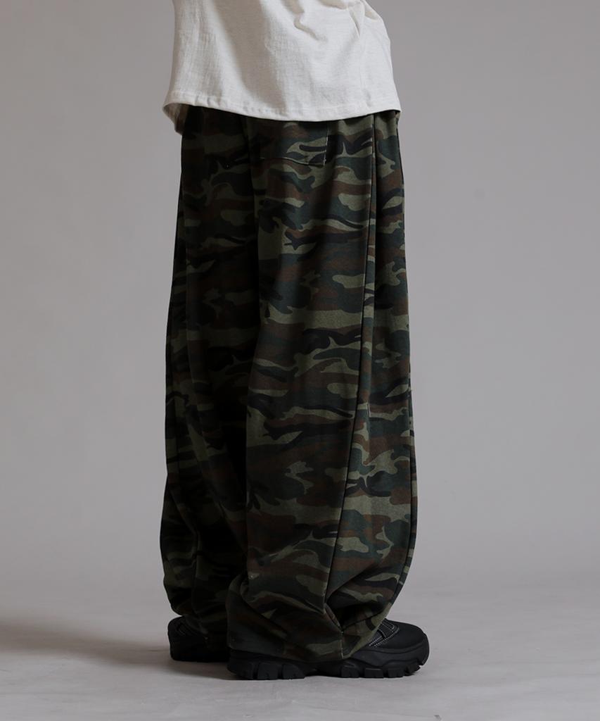 LIKE THE MOST Two-Tuck Longside Overpants_Camo Khaki
