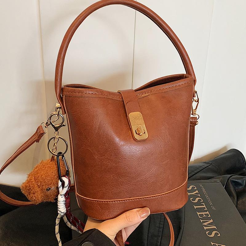 Популярные сумки для женщин осенью Новая сумка через плечо для женщин с высококачественной универсальной сумкой-ведром для женщин