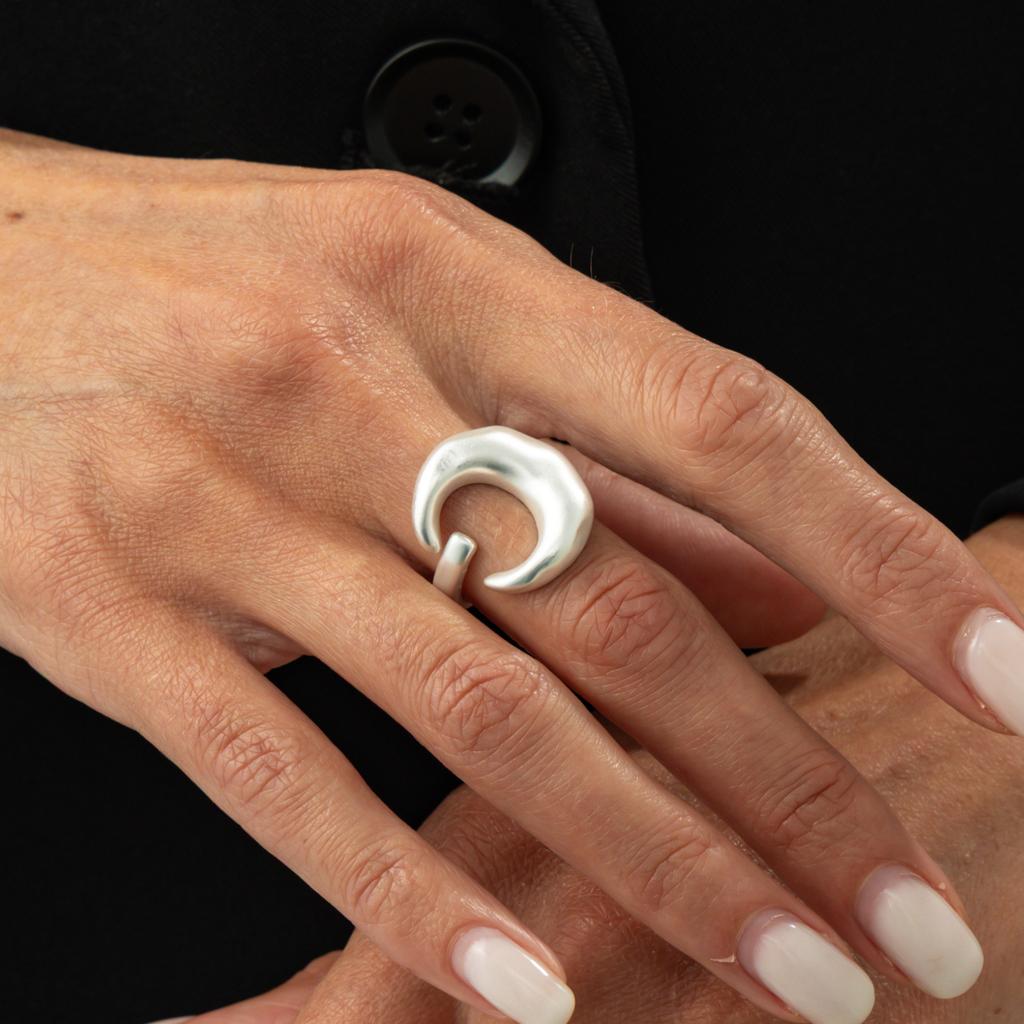 Fashionable Sliver Color Matte Wide Edge Rings for Women Cool Style Irregular Alloy Featuring Open Ring Unisex Jewelry Gift