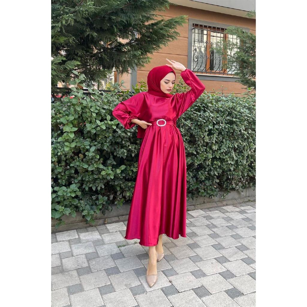 Атласное вечернее платье с эластичным поясом и поясом, темно-синее