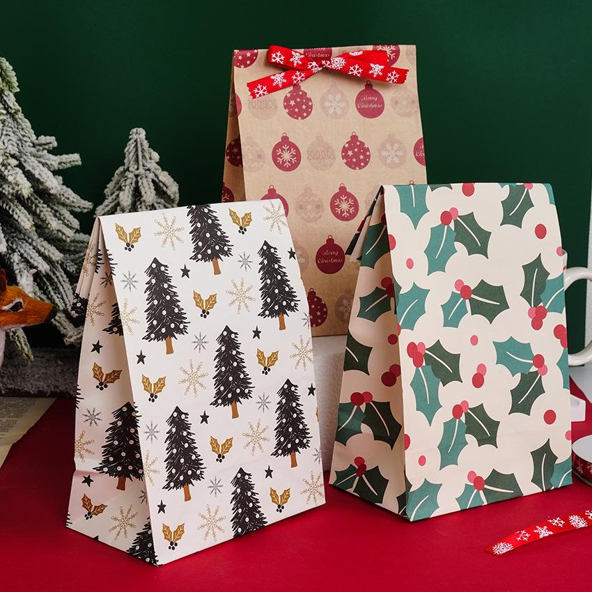 5Pcs Christmas Gift White Kraft Paper Gift Bags Christmas Tree Snowman Elk Festive Atmosphere Cookie Candy Packaging Bags