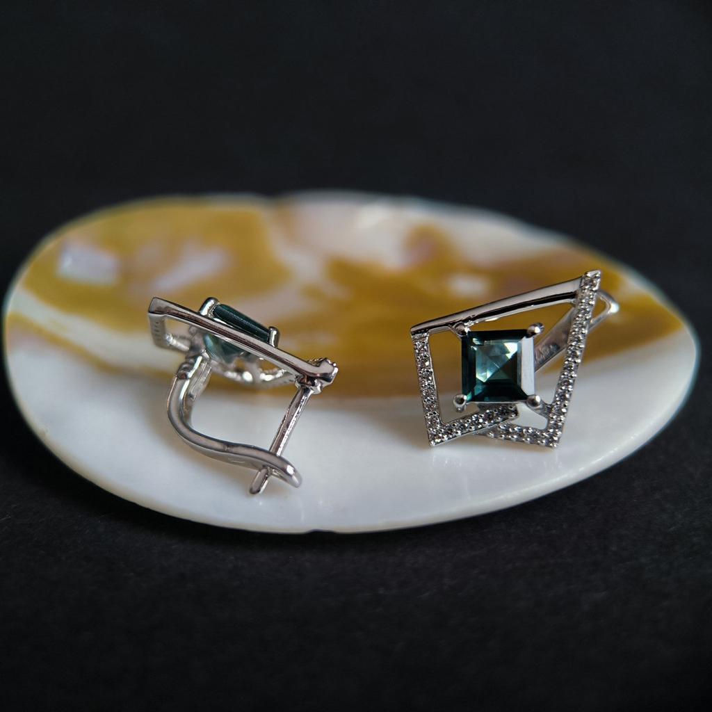 Серебряные серьги с топазом Лондон Блю 2.369ct, фианитами (2204886)
