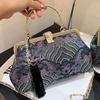 2024 Vintage Women Floral Clutch Designer Lock Shell Clip Handmade Chain Shoulder Bags Crossbody Bags Tassel Glitter Handbags