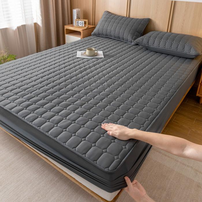 Нескользящее однотонное стеганое покрывало: Приятный для кожи, выстиранный хлопок