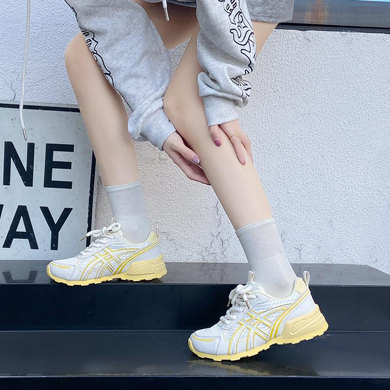 2025 осень новые универсальные кроссовки на толстой подошве с увеличением роста, женская обувь для активного отдыха и хайкинга, сетчатые вентилируемые спортивные кроссовки для девочек