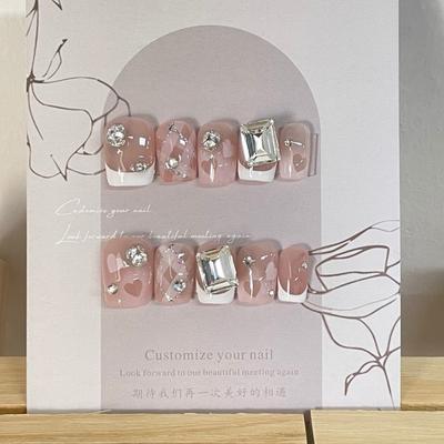 Искусственные ногти French Love Plaid Diamond Короткие трапециевидные ногти для фототерапии Накладные ногти Многоразовые и съемные ногти