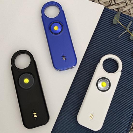 Женская личная сигнализация безопасности 135 дБ громкий звук Type-C перезаряжаемый портативный брелок с вытяжным кольцом и стробоскопом