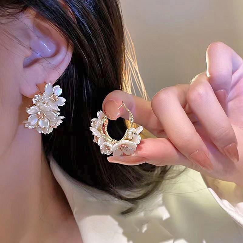 1Pair Exquisite Flower Splicing Earrings Temperament Simple Jewelry