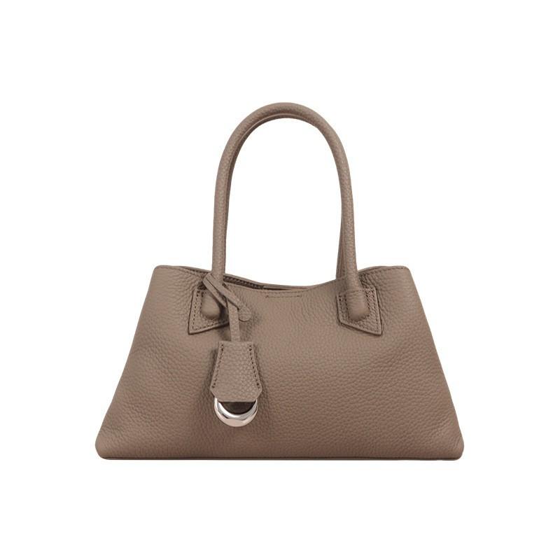 2026 Early New Commuter Fashionable Handbag Niche Simple All-matching Leather Cross-body Bag Large Capacity