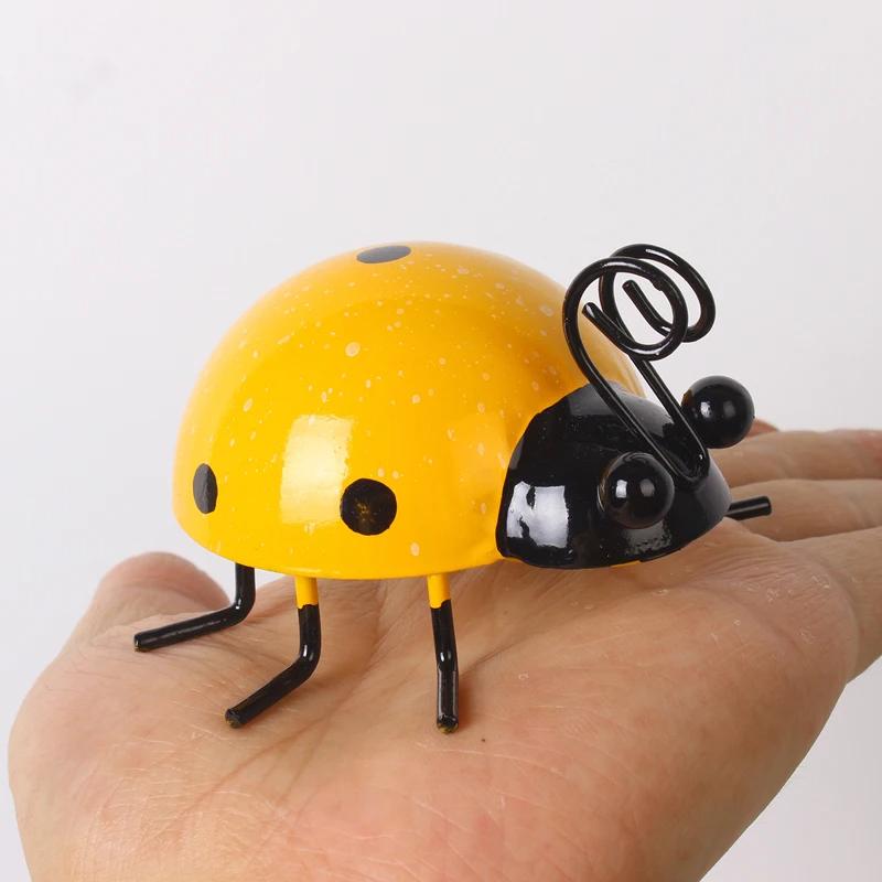 Mini Metal Ladybug Beetle Fence Hanger Wall Hanging Ornament Statue Outdoor Patio Garden Figurine Sculpture For Home Decor