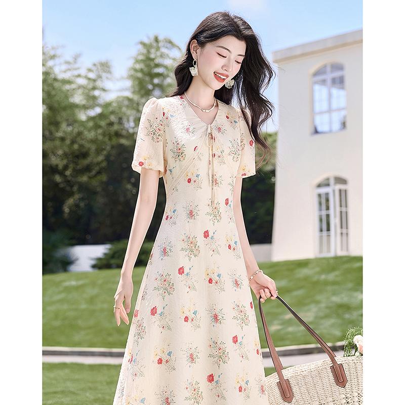 Design Sense Niche Fashion Temperament Slimming Dress for Petite Figures