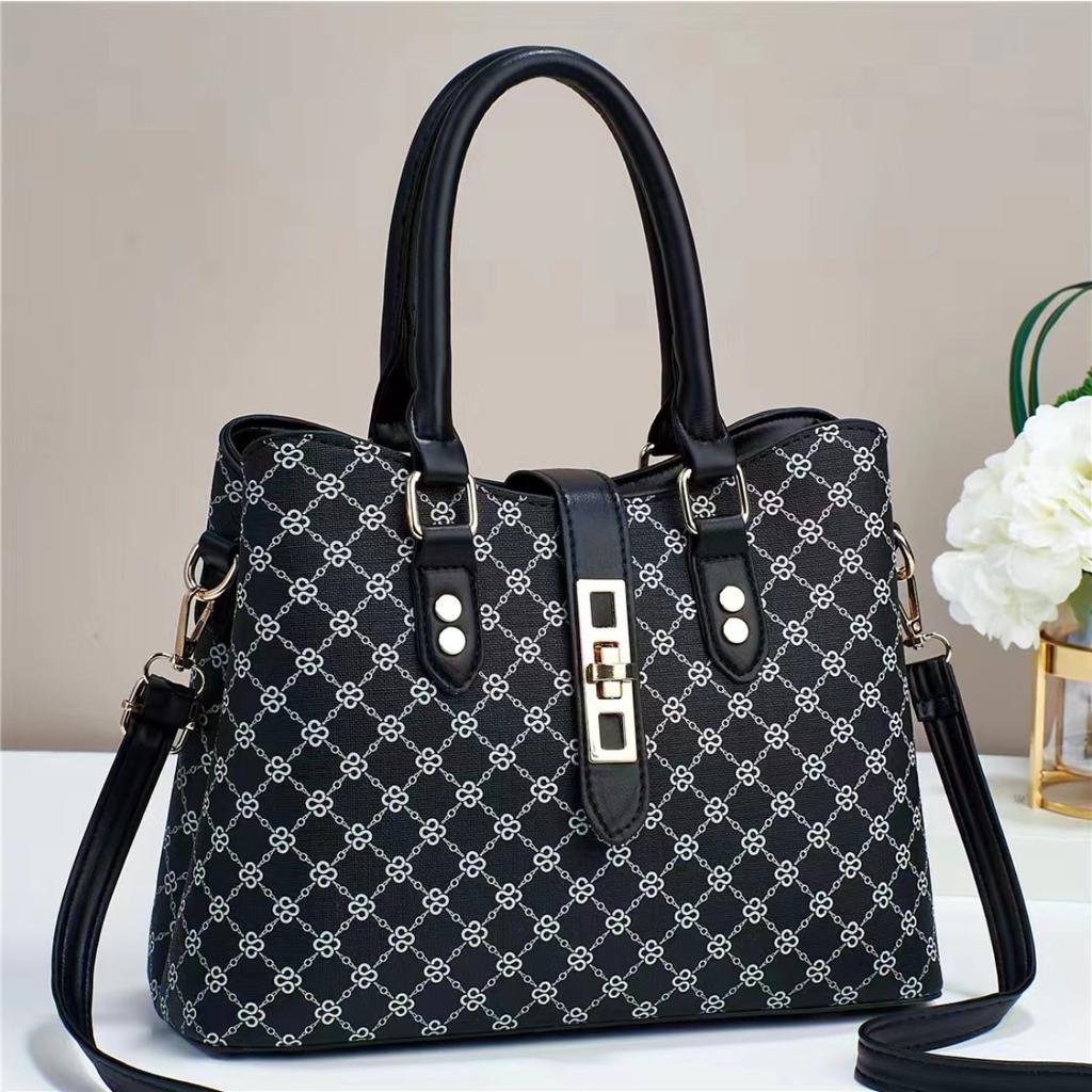 Women's Bag Fashion Handbag Casual Simple Shoulder Bag New Crossbody Bag Color Large Capacity Mother Bag